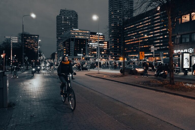 Jazda rowerem po mieście – jak poruszać się bezpiecznie?
